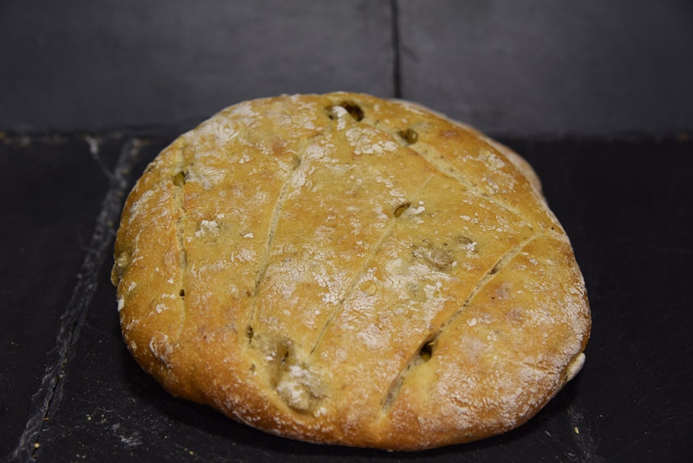 photo d'une fougasse à l'olive de la boulangerie antoine