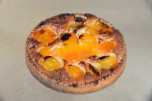 Tarte crème d'amandes et abricots - boulangerie antoine